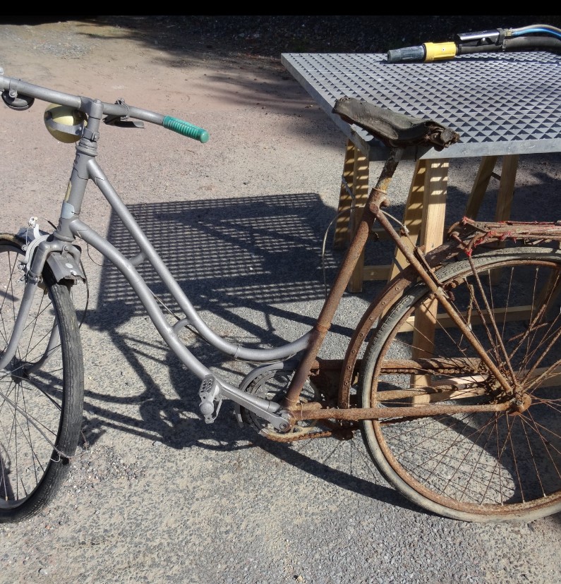 Vélo en cours de décapage